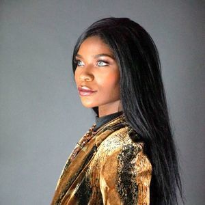 Meet your Posher, Cait